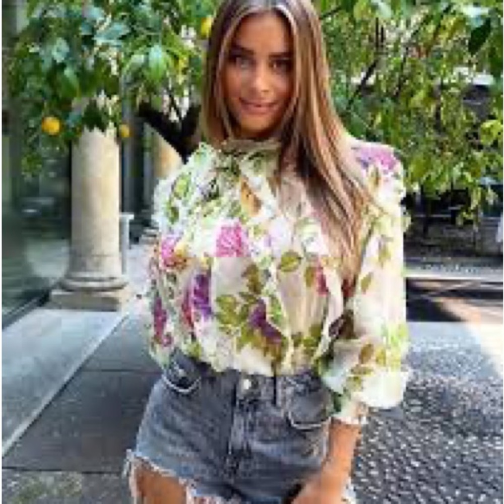 ZARA Bloggers Fav Blouse